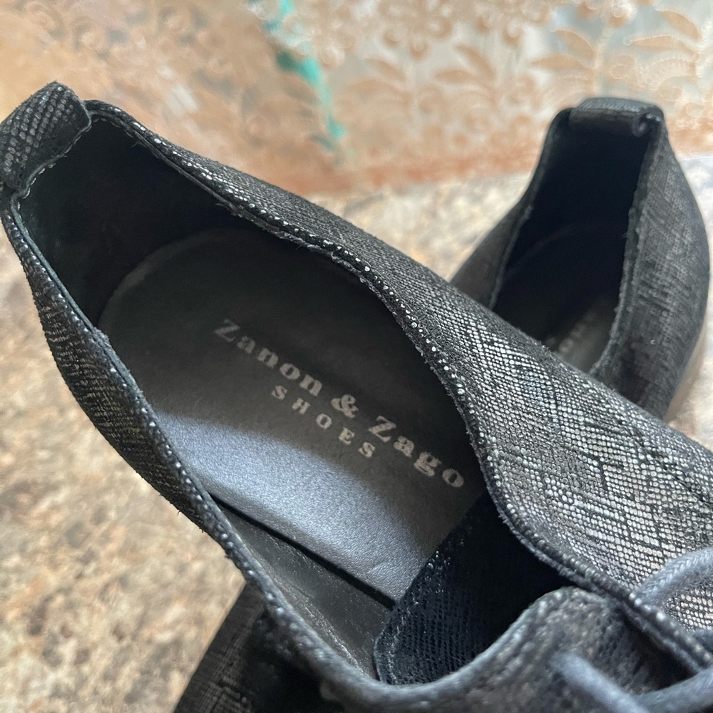 Flat black shoe unisex